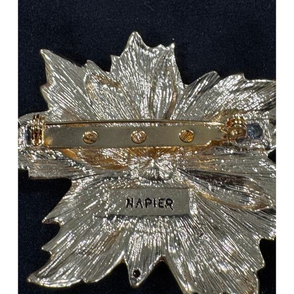 Napier Poinsettia Brooch – Red Enamel & Clear Rhinestones Holiday Pin CP40 - Picture 4 of 4